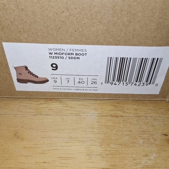 A pair of Teva W. Midform Boot 1123510/ SDDN in a ladies size 9 and 10. NWB - Picture 4 of 13